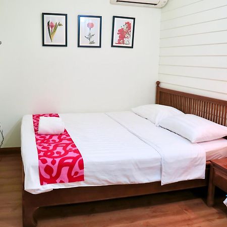 Les Fleurs Bangkok Hostel Exterior photo